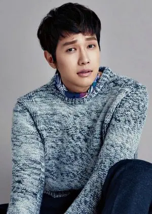 Ji Hyun Woo
